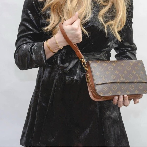 Louis Vuitton Monogram Orsay Clutch - Picture 14 of 16